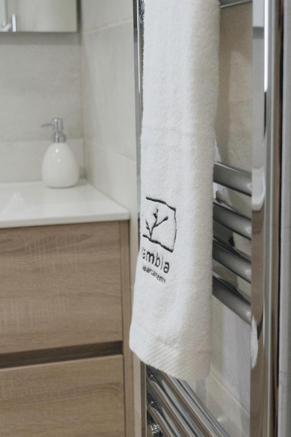 Apartaments La Rambla - Arbequina - 6 Persones コルノデイヤ エクステリア 写真
