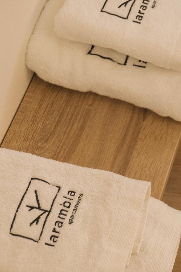 Apartaments La Rambla - Arbequina - 6 Persones コルノデイヤ エクステリア 写真